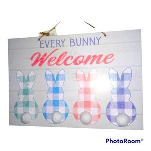 💚💲4/$20. Easter Bunny Sign, home decoration. "Every Bunny Welcome" Sign. 🐰